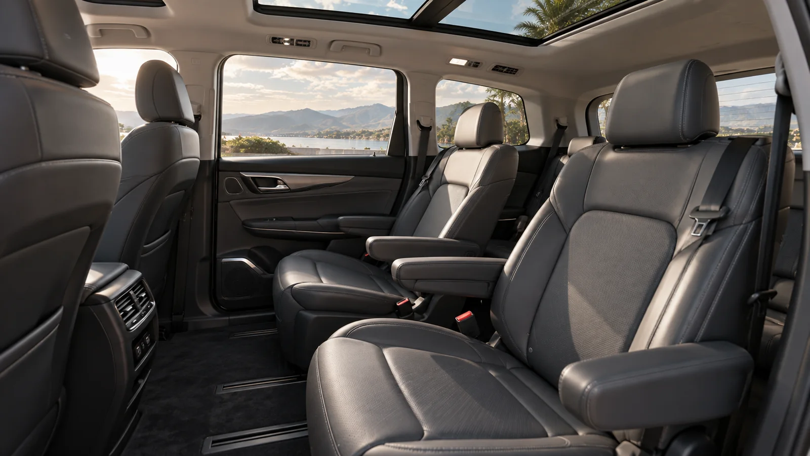 MG G50 PHEV second-row captain seats and spacious passenger cabin